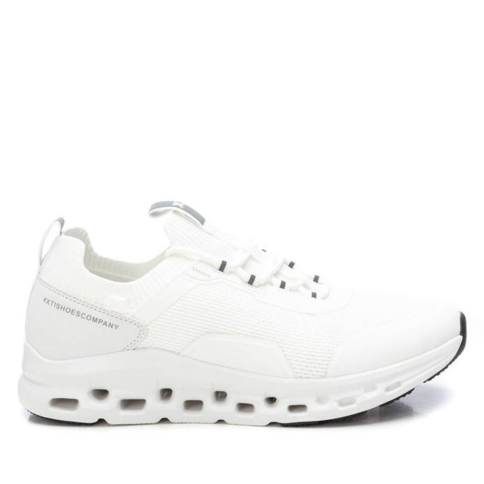Zapatilla de hombre blanco XTI 143923 | Troen Canarias