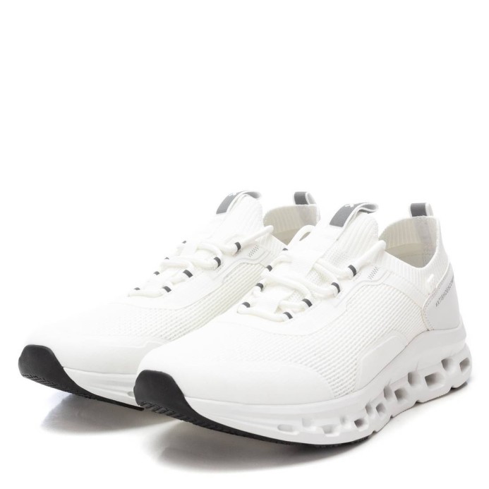 Zapatilla de hombre blanco XTI 143923 | Troen Canarias