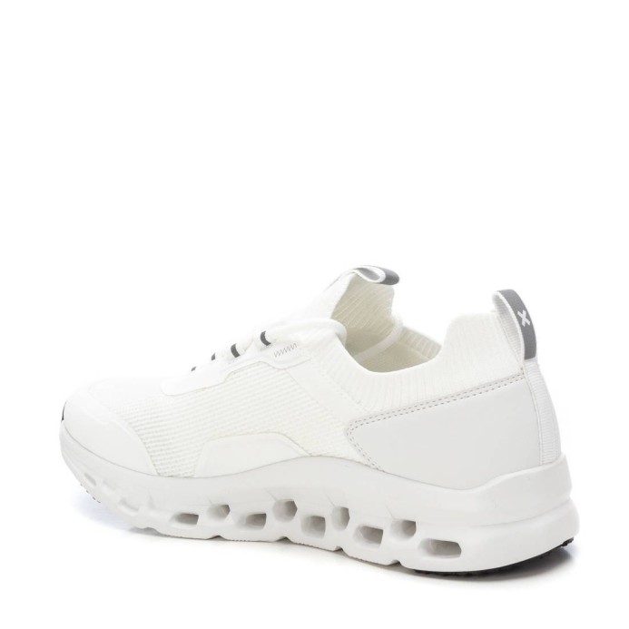 Zapatilla de hombre blanco XTI 143923 | Troen Canarias