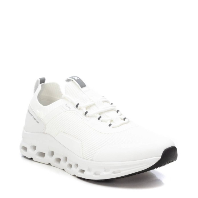 Zapatilla de hombre blanco XTI 143923 | Troen Canarias