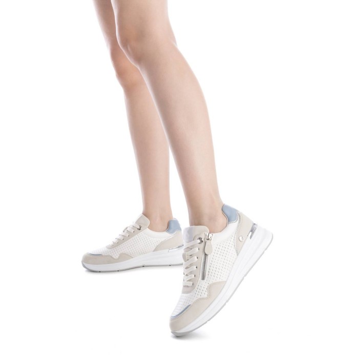 Zapatilla de mujer blanco XTI 143990 | Troen Canarias