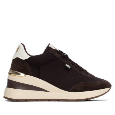Zapatilla de mujer marron XTI 146365 | Troen Canarias
