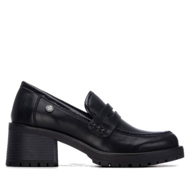 Mocasín de mujer negro XTI 146084 | Troen Canarias
