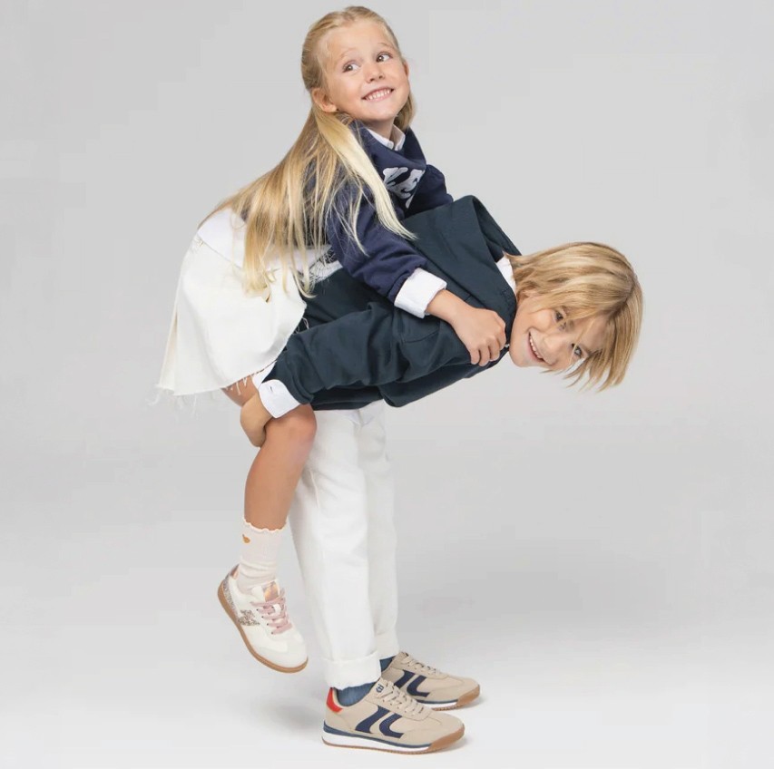 banner xti kids